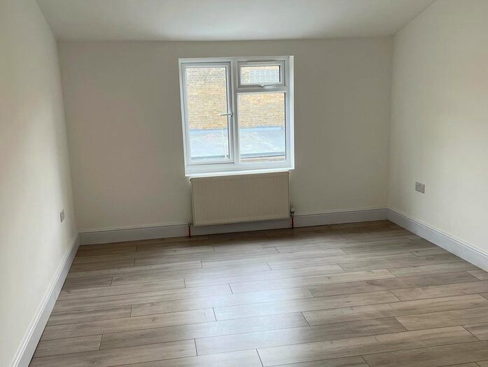 Studio To Rent In Charsley Road, London, SE6