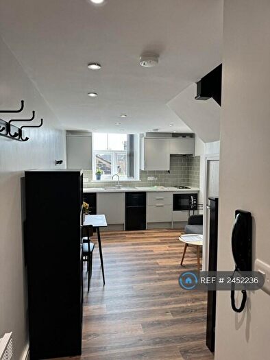 2 Bedroom Flat To Rent In Portland Street, Huddersfield, HD1