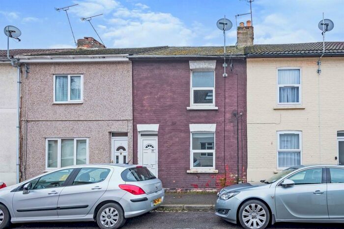 2 Bedroom House To Rent In Albion Street, Swindon, SN1