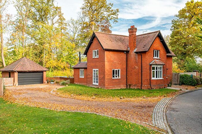 4 Bedroom Property For Sale In Hanbury Drive, Thundridge, Ware, SG12