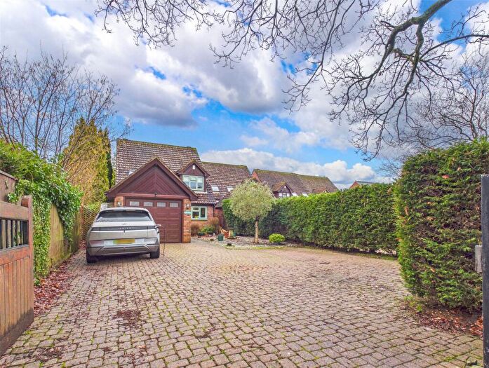 4 Bedroom Detached House For Sale In Ringwood Road, Bransgore, Christchurch, BH23