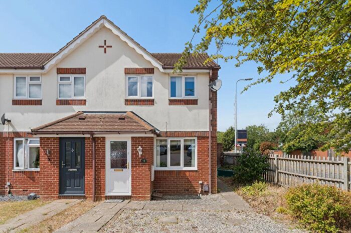 2 Bedroom End Of Terrace House For Sale In Knights Templars Green, Stevenage, SG2