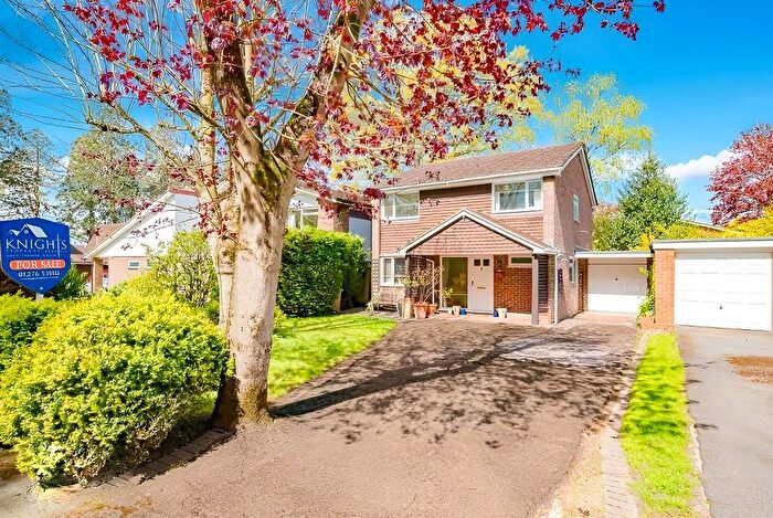 4 Bedroom Detached House For Sale In Cumberland Road, Camberley, GU15