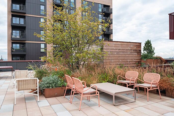 1 Bedroom Flat To Rent In Alexandra Gate, Wood Green, London, N8