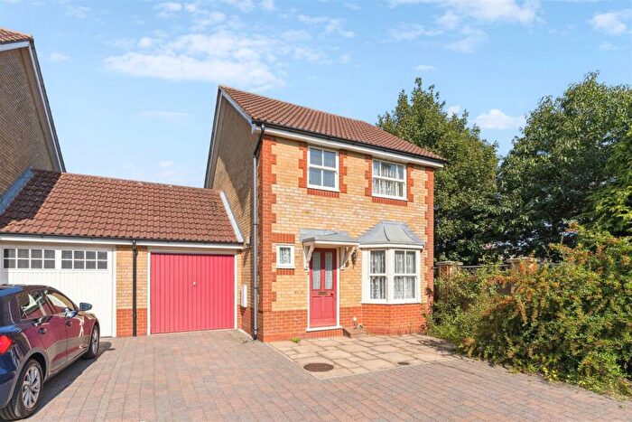 3 Bedroom Detached House For Sale In Doncaster Close, Stevenage, SG1