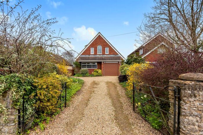 3 Bedroom Detached House For Sale In Sandridge Lane, Bromham, SN15