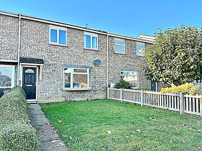 3 Bedroom Terraced House To Rent In Monarch Road St. Neots, PE19