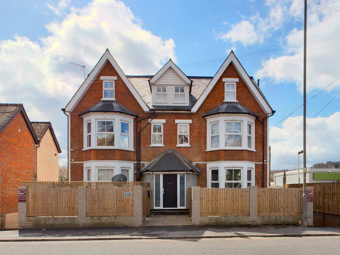 1 Bedroom Flat To Rent In Ambassador Court, - West Wycombe Road, High Wycombe, Buckinghamshire, HP12