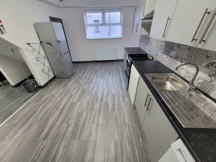 6 Bedroom Semi-Detached House To Rent In Room, Worsley Road North, Worsley, M28