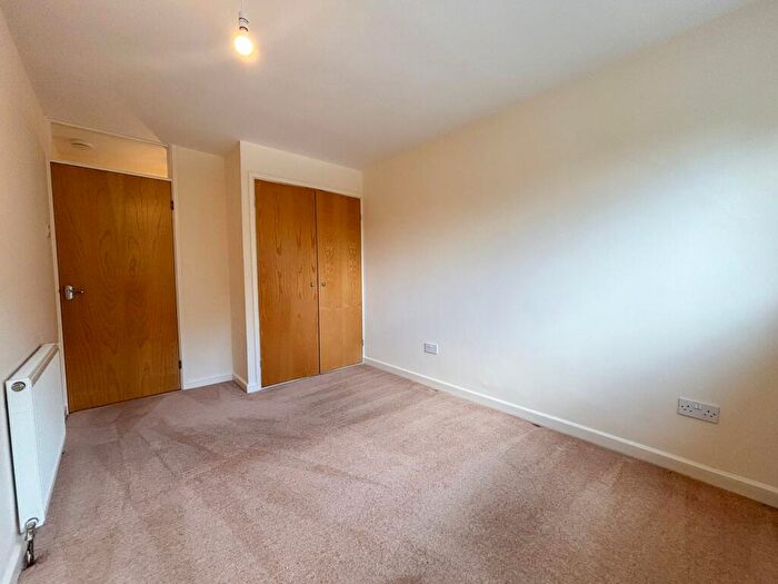 1 Bedroom Flat To Rent In School Lane, Prescelly Court School Lane, CV8