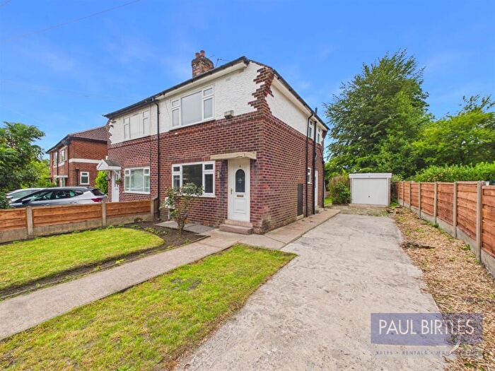 2 Bedroom Semi-Detached House For Sale In Leagate, Urmston, Trafford, M41