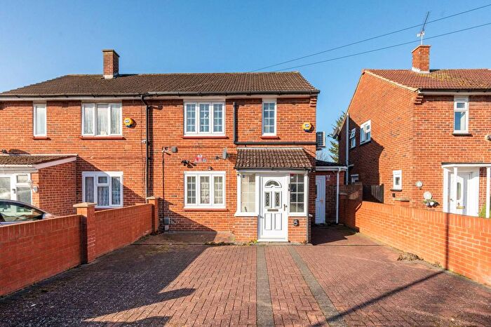 2 Bedroom Terraced House To Rent In Johnson Road, Hounslow, TW5