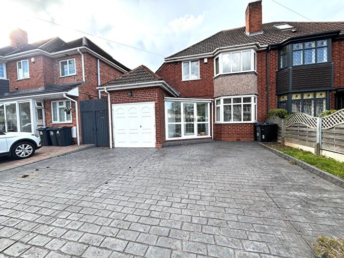 3 Bedroom House To Rent In Kingsdown Road, Weoley Castle, B31