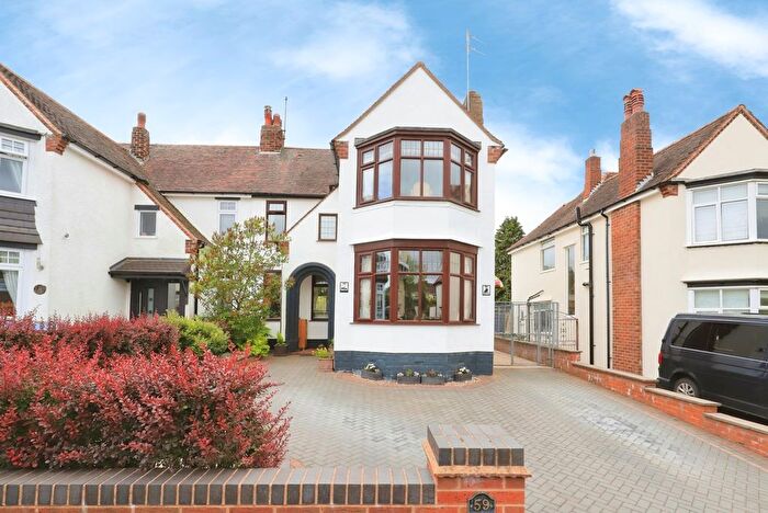 3 Bedroom Semi Detached House For Sale In Pennhouse Avenue, Wolverhampton, West Midlands, WV4