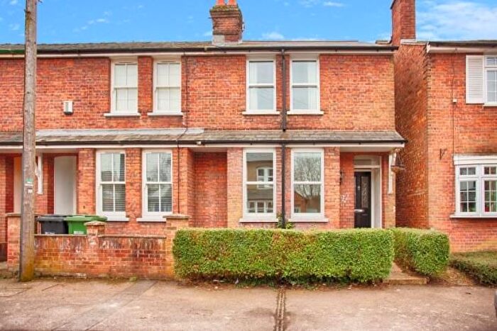 2 Bedroom Semi-Detached House To Rent In Kingcroft, Harpenden, AL5