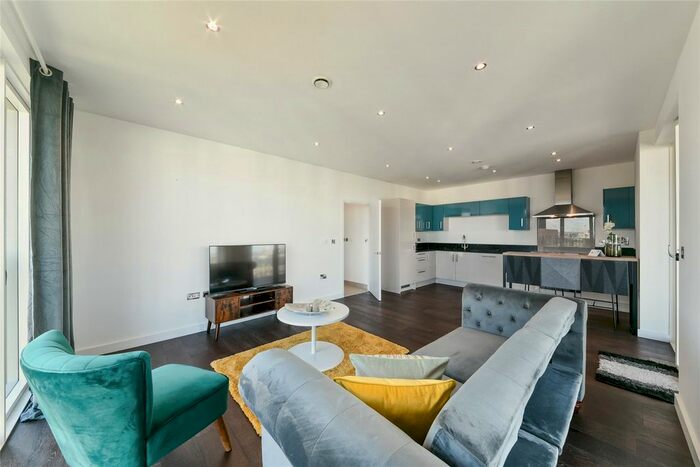 2 Bedroom Flat To Rent In Aird Point, Lock Side Way, London, E16