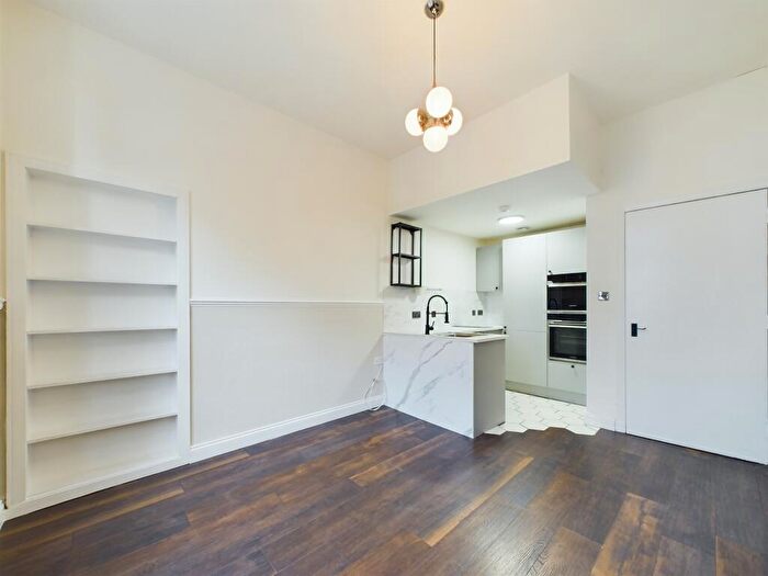 1 Bedroom Flat To Rent In Bankhall Street, Glasgow, G42