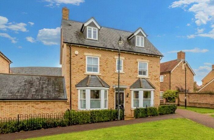 4 Bedroom Detached House To Rent In Burton Close, Fairfield, Hitchin, Bedfordshire, SG5