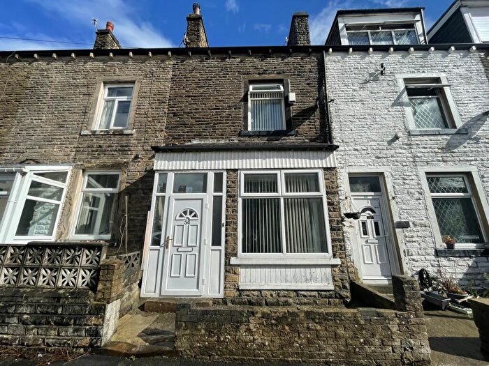 4 Bedroom House To Rent In Victoria Road, Keighley, BD21