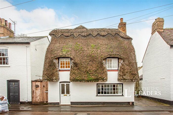 3 Bedroom Detached House To Rent In High Street, Hemingford Grey, PE28