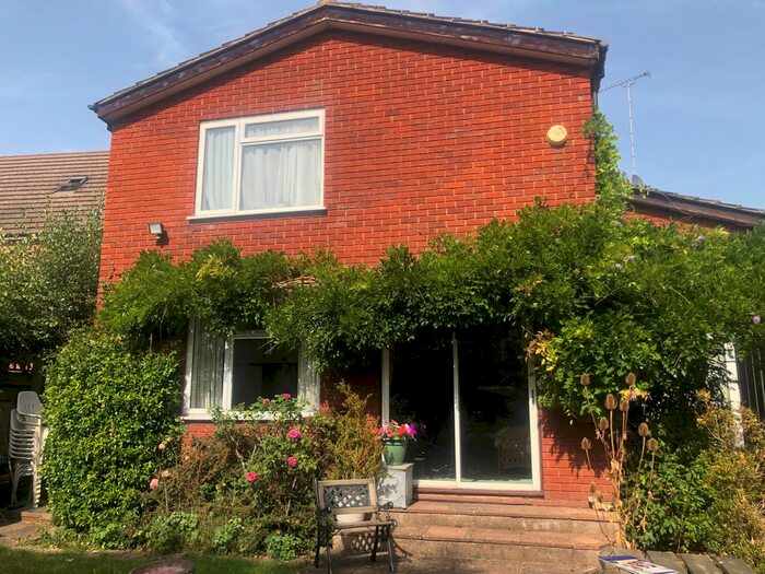 1 Bedroom Flat To Rent In Leamington Road, Long Itchington, Southam, CV47