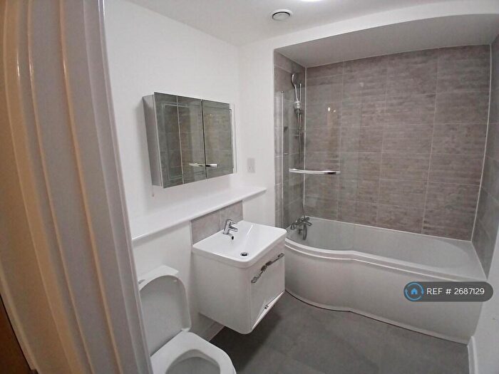 2 Bedroom Flat To Rent In Knitwear House, Bristol, BS5