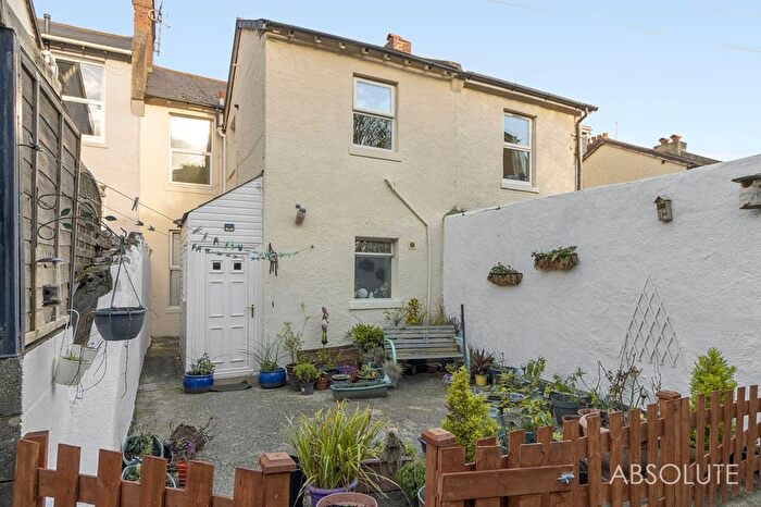 2 Bedroom Flat For Sale In Babbacombe Road, Torquay, TQ1