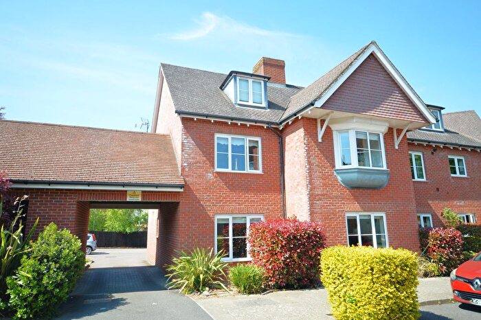 2 Bedroom Flat To Rent In Mcindoe Drive, Wendover, HP22