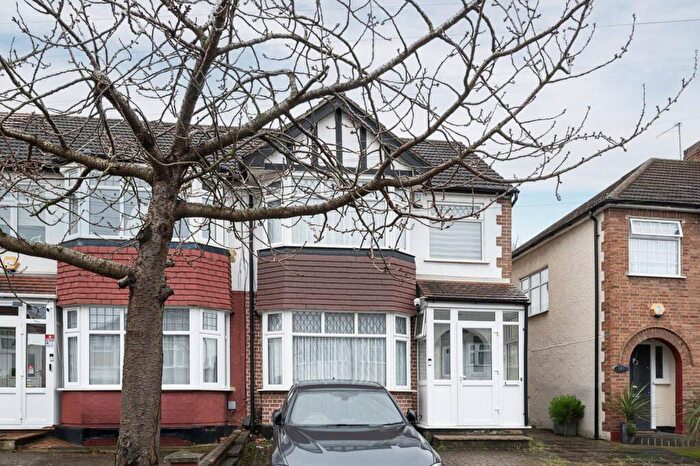 4 Bedroom Semi-Detached House For Sale In New Park Avenue, Palmers Green, London, N13