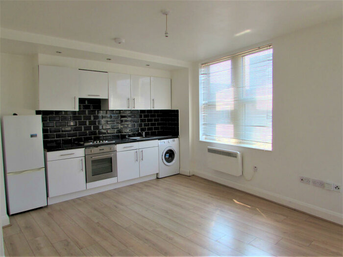 2 Bedroom Flat To Rent In Flat, Moriah Court, Palmerston Road, Harrow Wealdstone, Middlesex, HA3