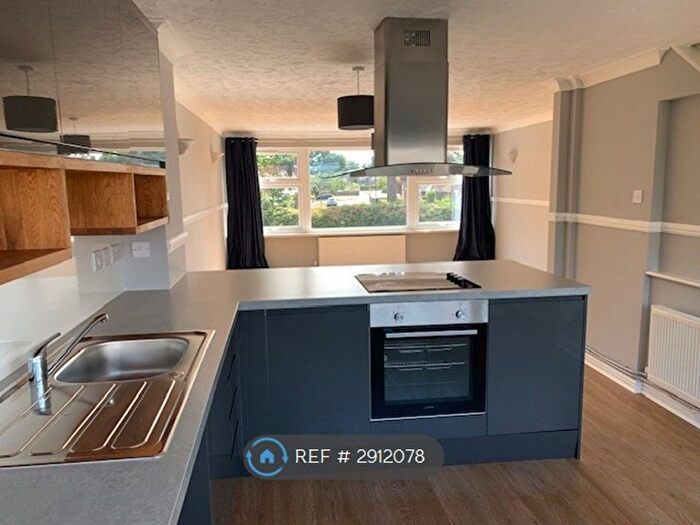 2 Bedroom Flat To Rent In The Wicket, Hythe, Southampton, SO45