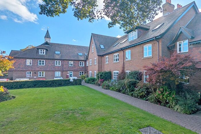 2 Bedroom Flat For Sale In Church Lane, Lymington, Hampshire, SO41