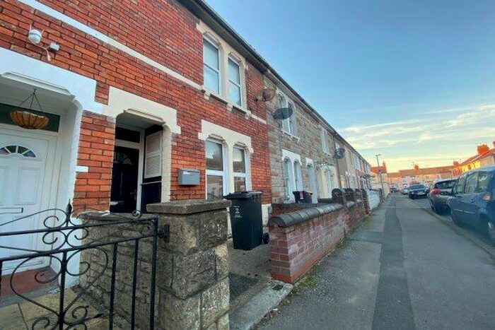 1 Bedroom Flat To Rent In Rosebery Street, Swindon SN1