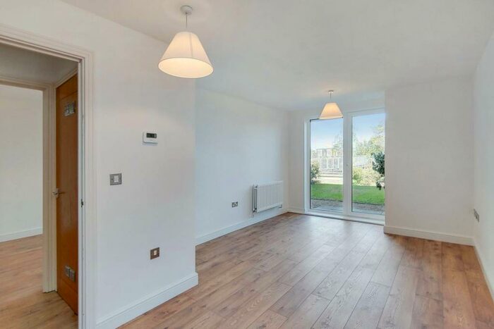 1 Bedroom Flat To Rent In Erebus Drive, Thamesmead, London, SE28