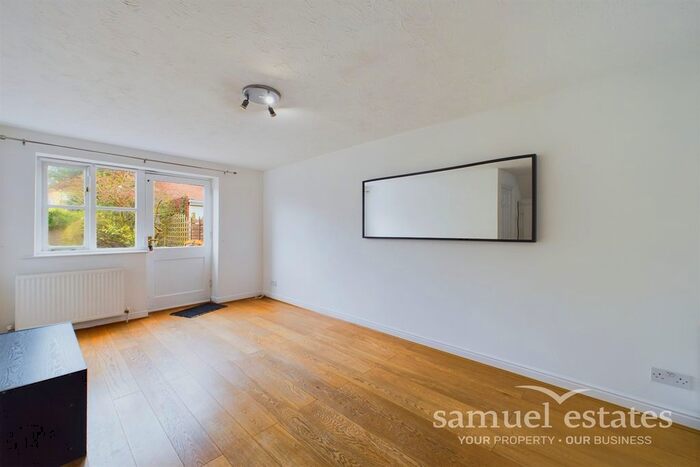 3 Bedroom Terraced House To Rent In Donald Woods Gardens, Surbiton, KT5