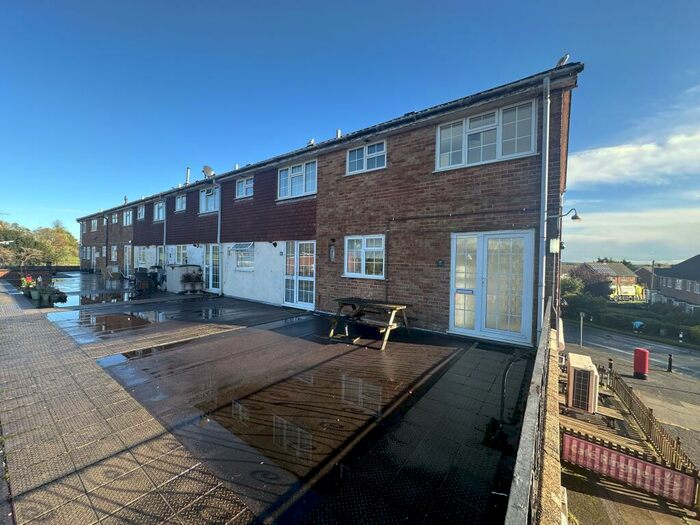 3 Bedroom Maisonette To Rent In Springett Avenue (), Ringmer, BN8