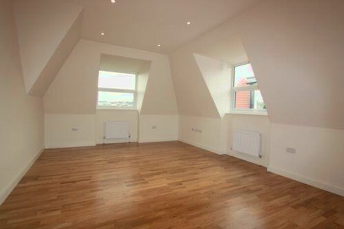 2 Bedroom Flat To Rent In Brent View House, North Circular Road, Golders Green, NW11