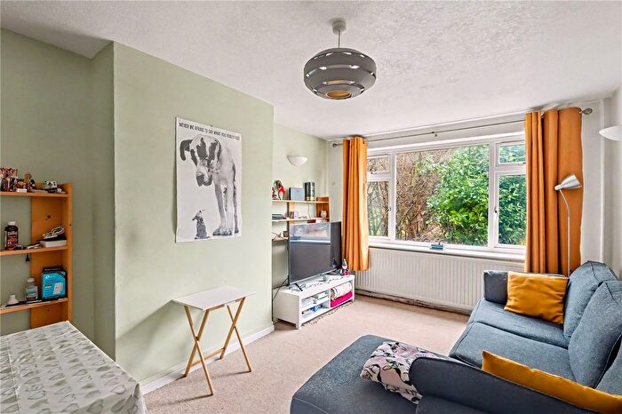 2 Bedroom Flat For Sale In Oxford Road, Littlemore, Oxford, Oxfordshire, OX4