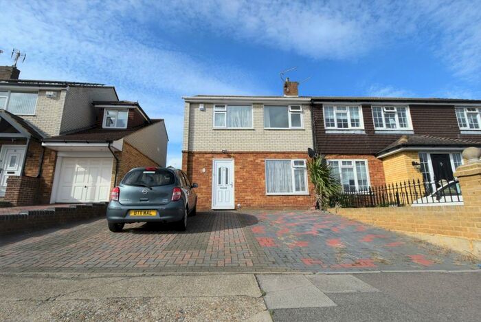 3 Bedroom Semi-Detached House To Rent In Merralswood Road, Strood, ME2