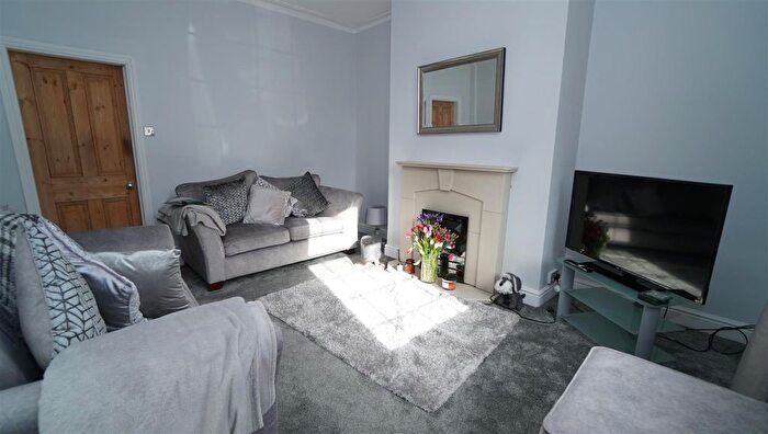 3 Bedroom Terraced House For Sale In Marlborough Road, Idle, Bradford, BD10