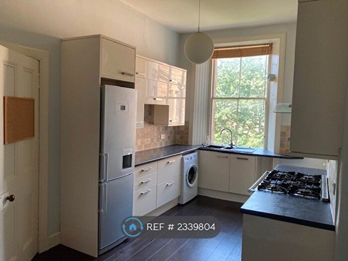 2 Bedroom Flat To Rent In Bruntsfield Place, Edinburgh, EH10