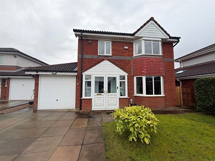 3 Bedroom Detached House For Sale In Dale Brook Avenue, Dukinfield, SK16
