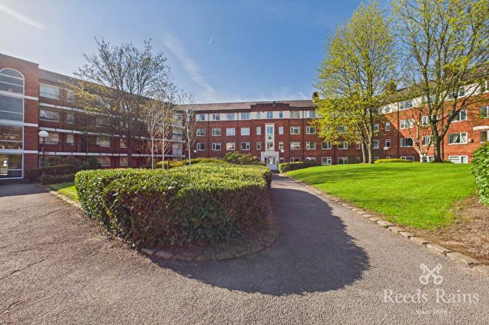 2 Bedroom Apartment For Sale In Redmires Court, Salford, Greater Manchester, M5