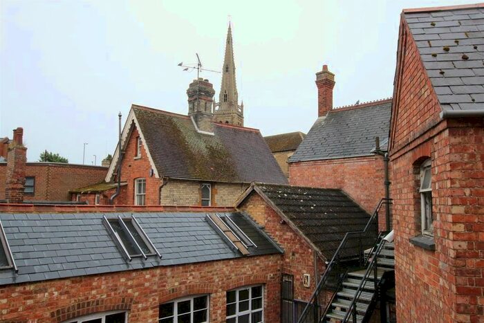 1 Bedroom Flat To Rent In Alfred Street, Rushden, NN10