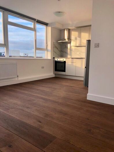 1 Bedroom Studio To Rent In Ballards Lane, London, N3