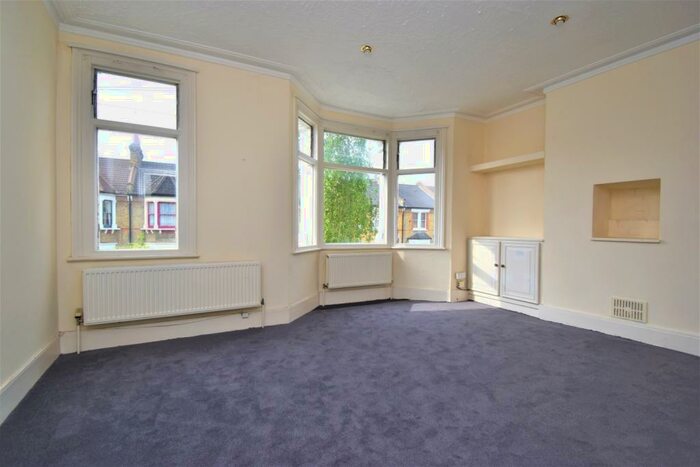 2 Bedroom Flat To Rent In Medusa Road London, SE6