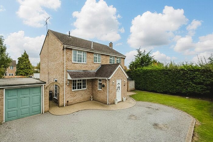 4 Bedroom Detached House For Sale In Furlong Close, Swindon, SN25