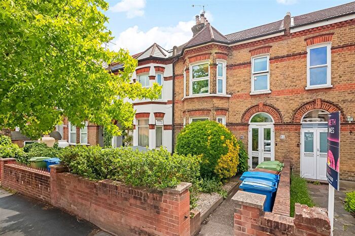 2 Bedroom Flat For Sale In Dunstans Road, East Dulwich, SE22
