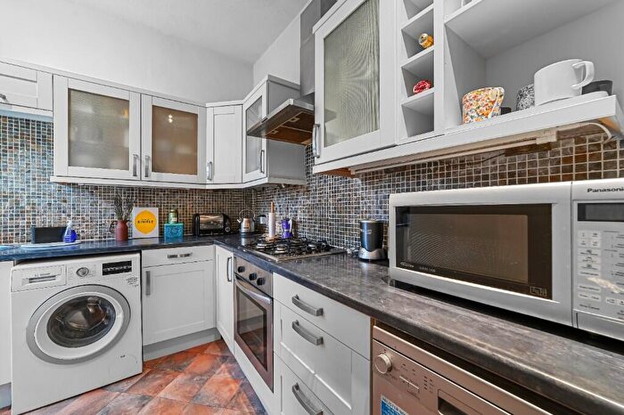 2 Bedroom Flat For Sale In Capel Road, London, E7