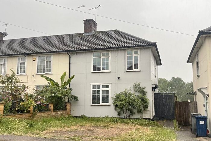 4 Bedroom Flat To Rent In Blessbury Road, Edgware, HA8